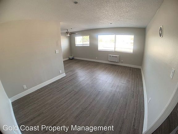 4th image of 14941 Roscoe Blvd