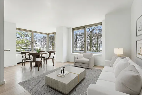 212 Warren St #1D Photo 1