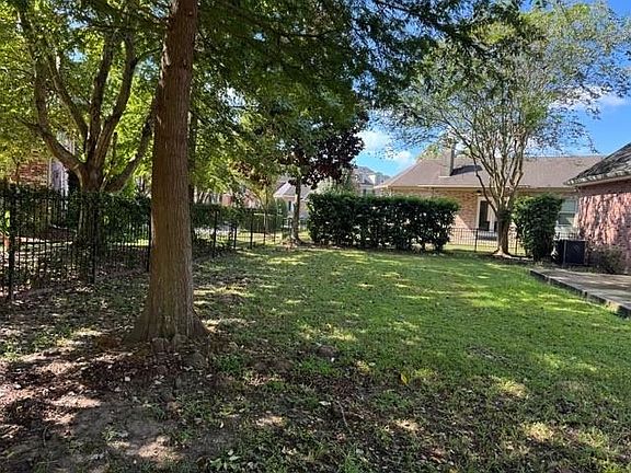 3rd image of 73 Pinehurst Dr