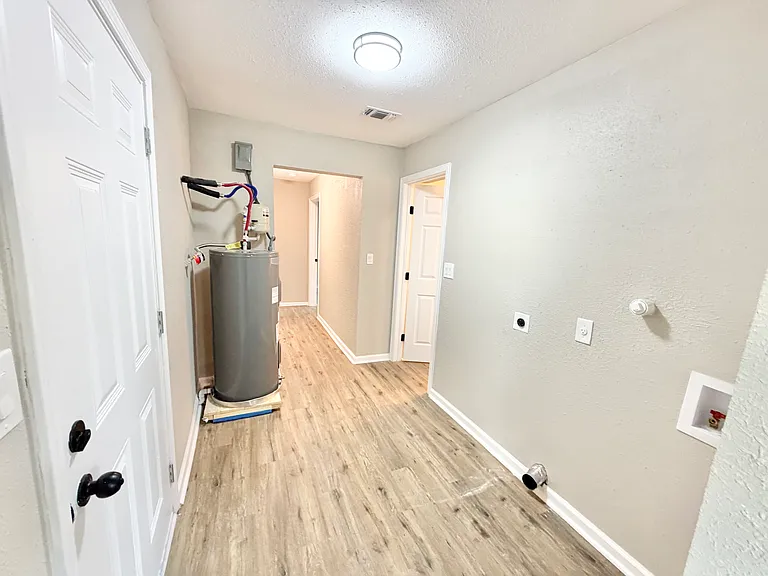 310 N Gevers St — Photo 15