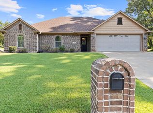 113 Little John St, White Oak, TX 75693