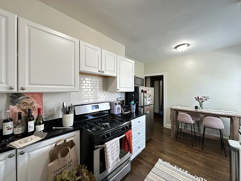 3819.5 N Greenview Ave #W4 — Photo 7