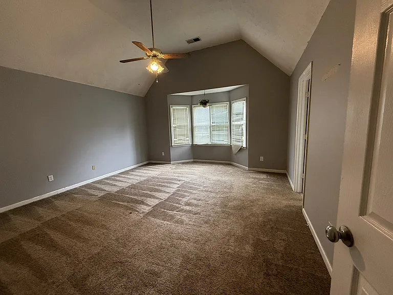 1190 Hunters Creek Ct — Photo 10