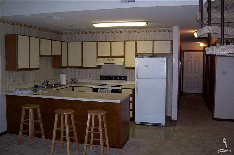 2nd image of 700 Boundaryline Dr NW