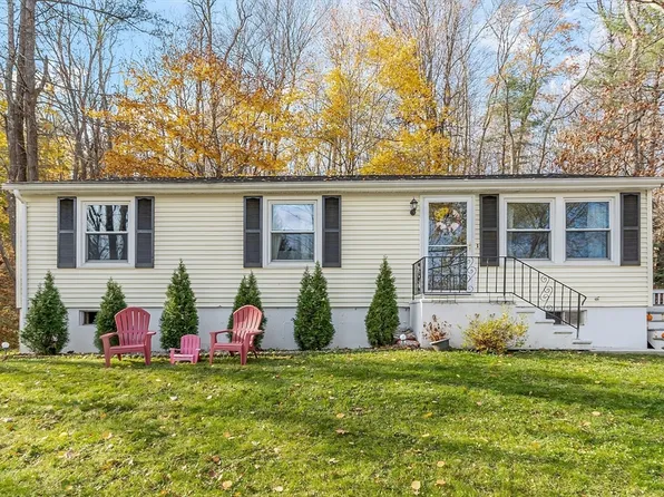261 School St N, Barre, MA 01005