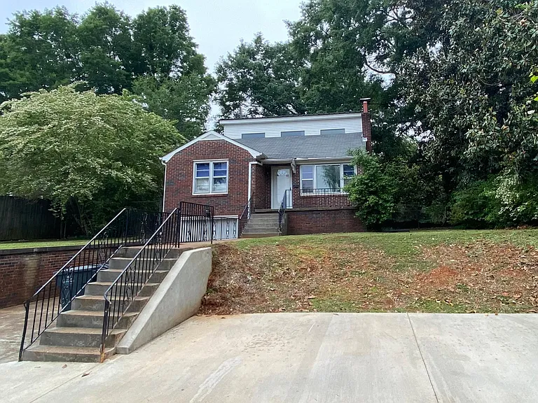 226 W Mattielou St — Photo 1