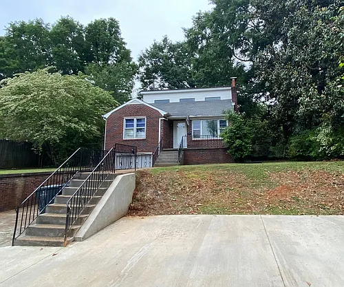 226 W Mattielou St Photo 1