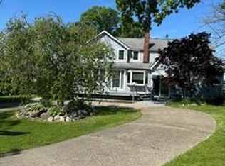 3453 Ormond Rd, White Lake, MI 48383