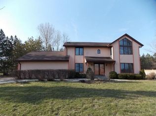 6447 W County Line Rd, Milwaukee, WI 53223