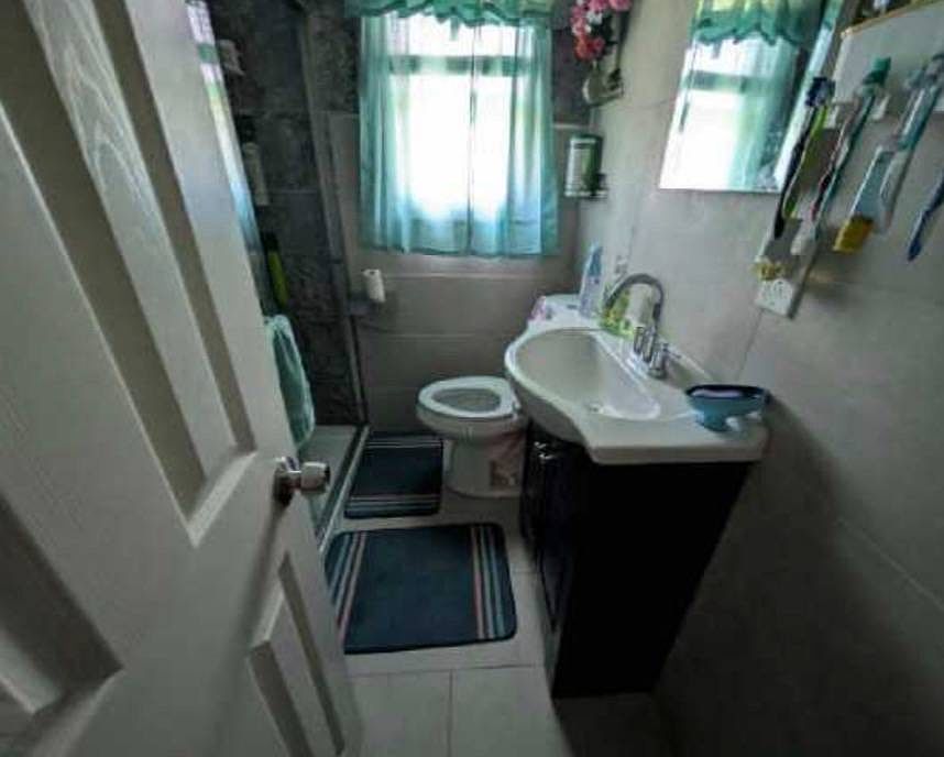 2nd image of 922 Parkway Pl