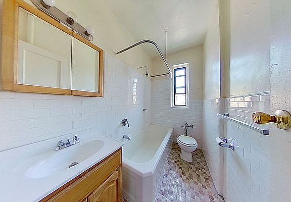 5th image of 145 Seaman Ave APT 5C