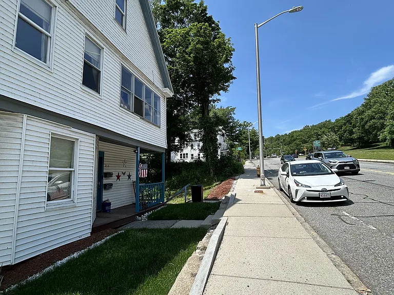 254 Belmont St #G — Photo 11