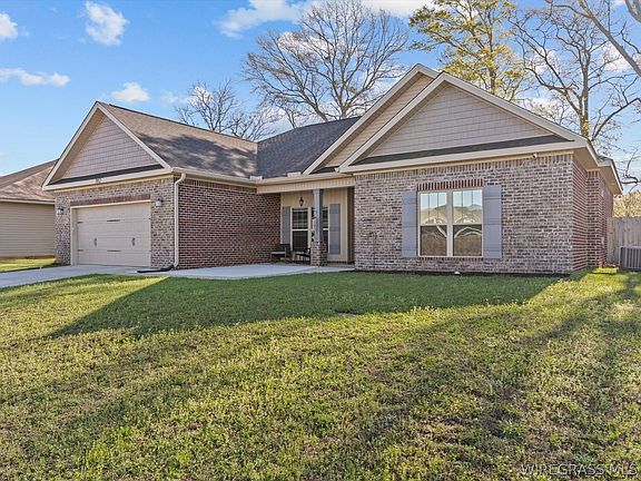 2nd image of 202 Thornbird Loop