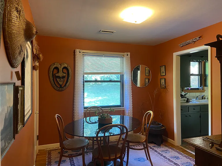 1644 Campbell Rd — Photo 7