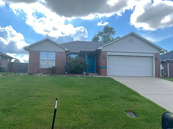 865 Brownstone Dr, Conway, AR 72034