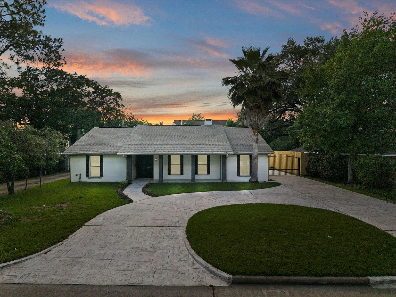 4 bed, 3.5 bath, 2481 sqft, $4,500 — Photo 1