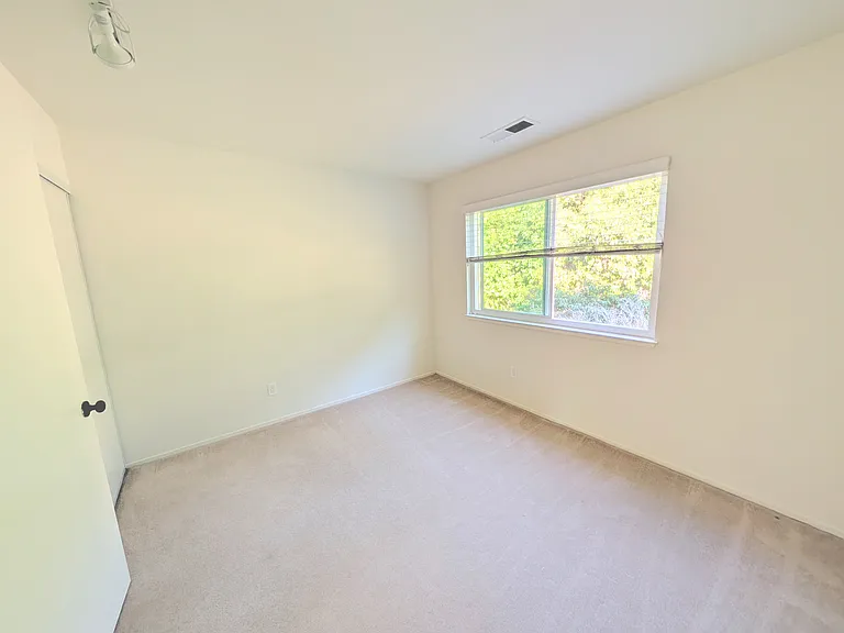 310 Miranda Ln — Photo 10