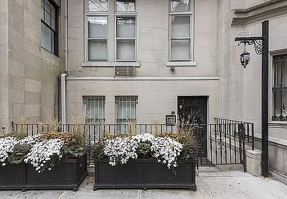 4th image of 53 E 64th St #T