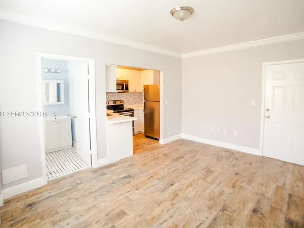 53 NE 49th St APT 4, Miami, FL 33137