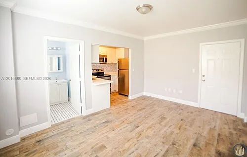 53 NE 49th St #4 Photo 1