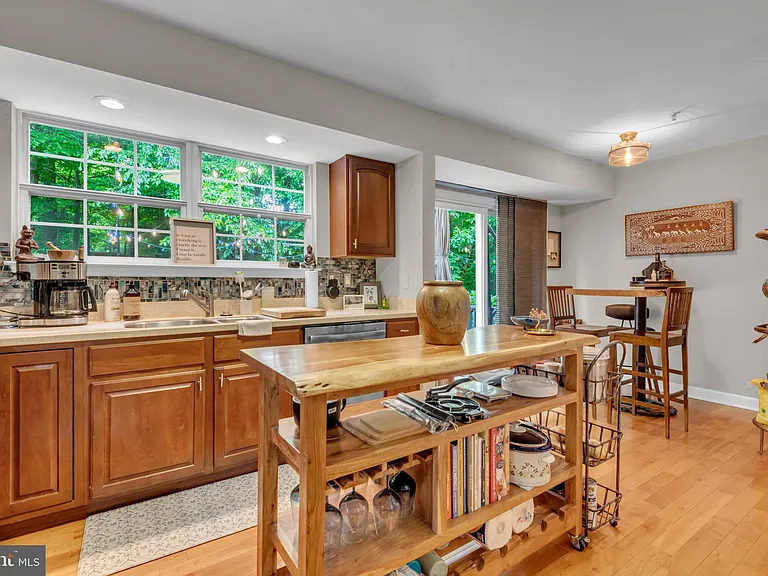 103 Quiet Waters Pl — Photo 17