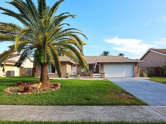 3rd image of 9480 NW 10th St