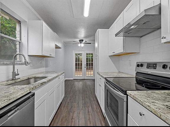 3rd image of 1617 White Oak Ct