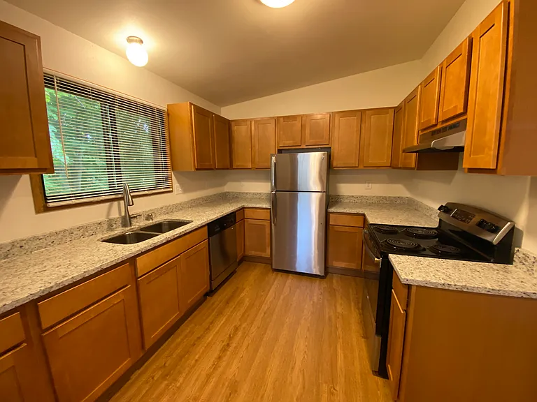 Parkwood Village Townhomes — Photo 13