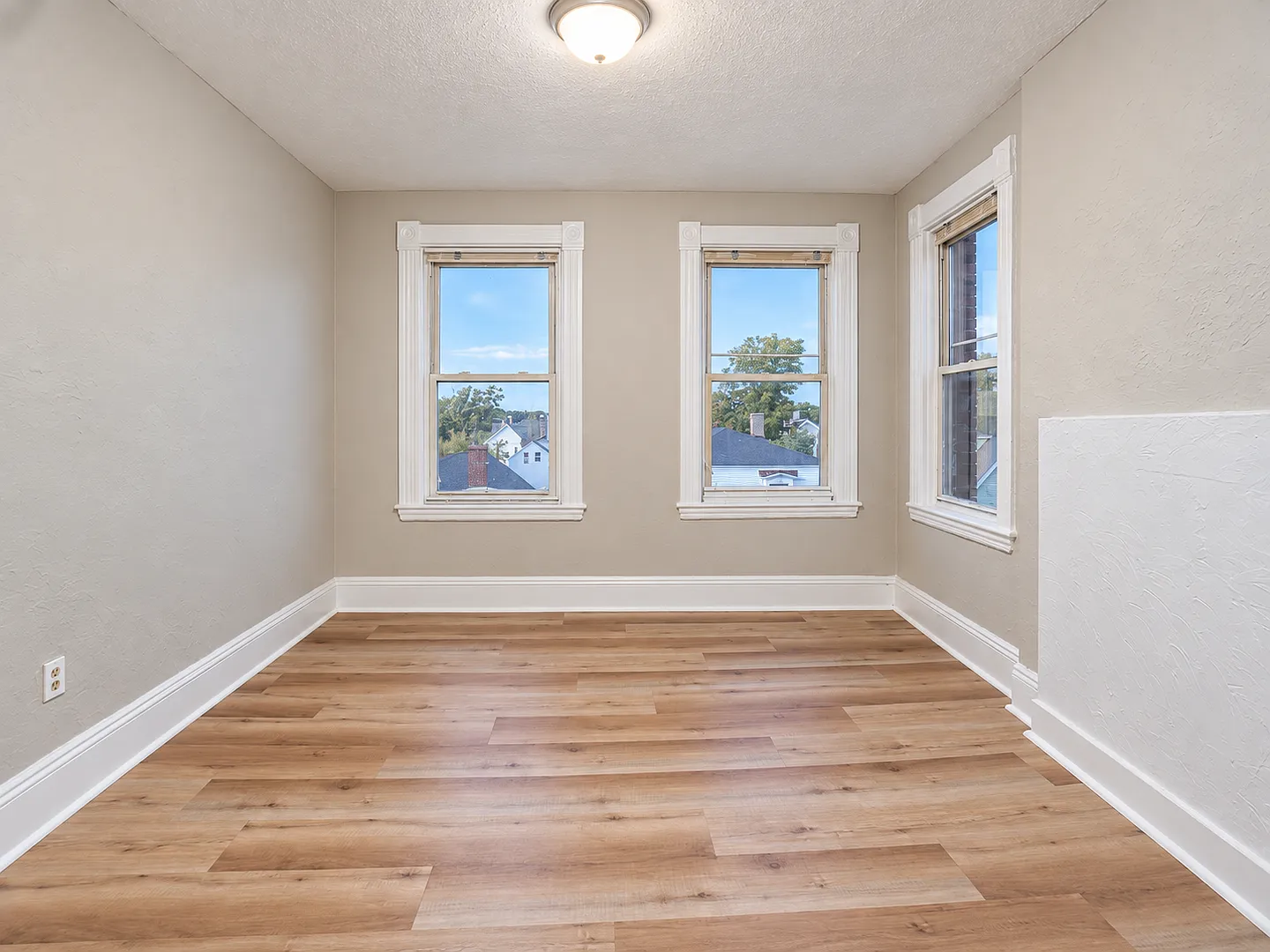244 Pleasant St — Photo 4