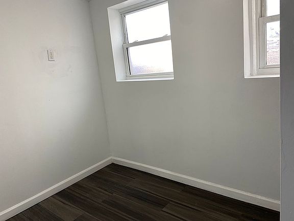 4th image of 3123 56th St