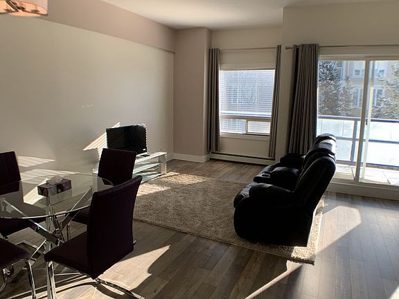 4th image of 8026 Franklin Ave #204