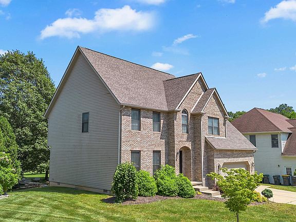 2nd image of 3226 E Kensington Park Dr