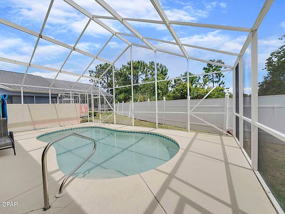3rd image of 255 S Glades Trl