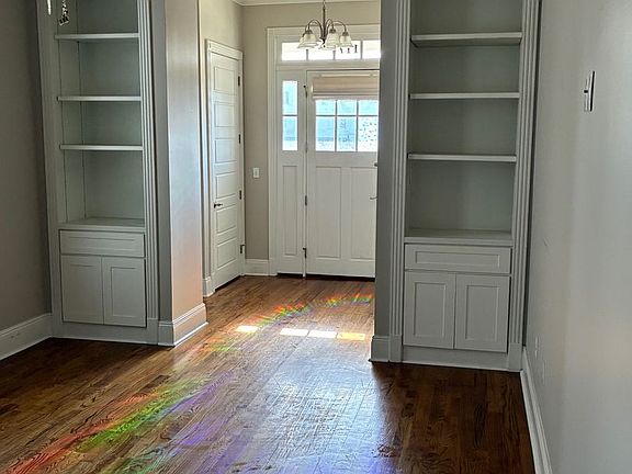 2nd image of 117-119 Bottinelli Pl #117