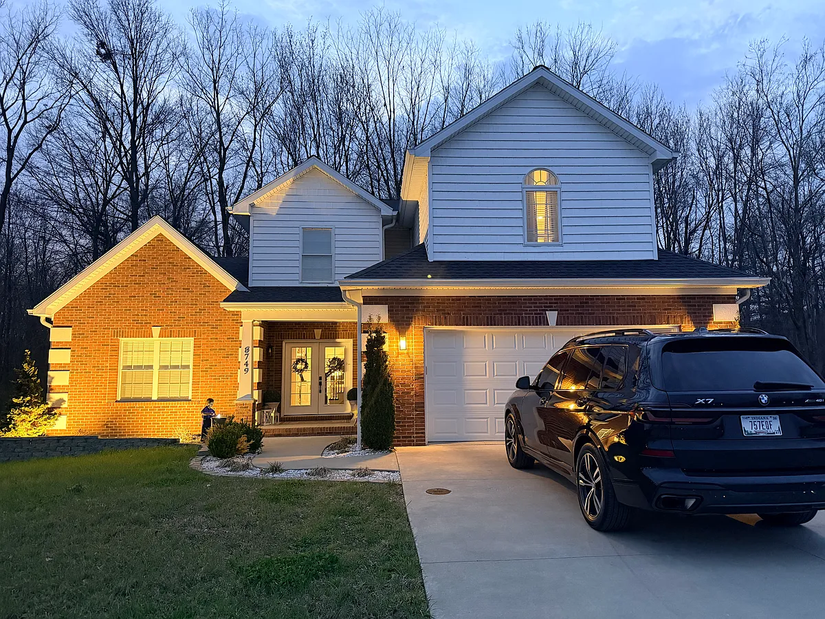 Building Photo - 8749 Pebble Creek Dr