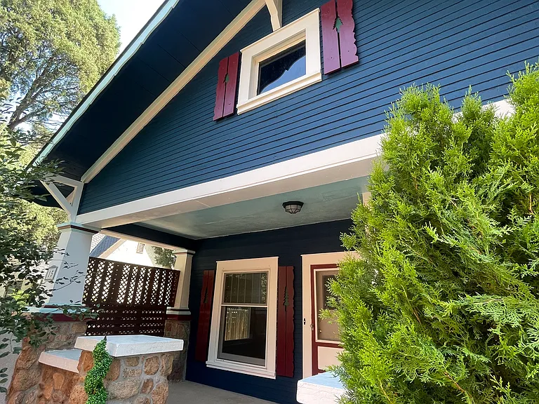 15 Wolfe Ave — Photo 3