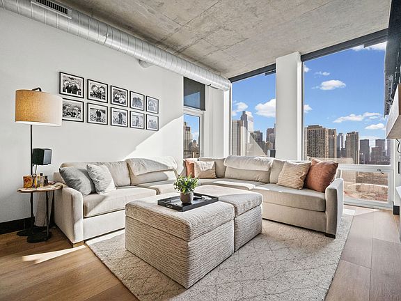 3rd image of 700 N Larrabee St APT 1613