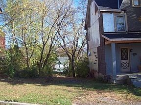 2nd image of 114 N 14th Ave