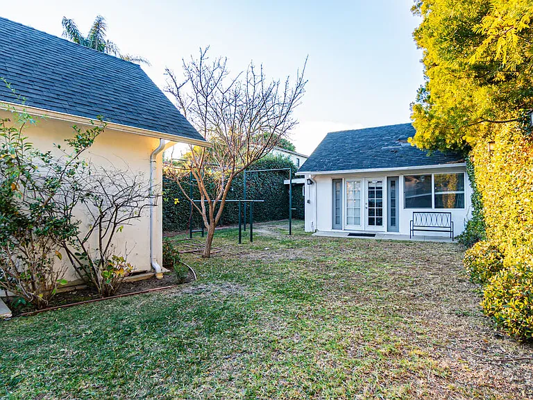 863 Manning Ave — Photo 35