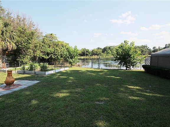3rd image of 17 Lotus Lake Dr