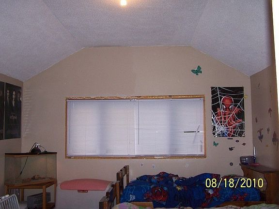 4th image of 584 Lawson Ave W