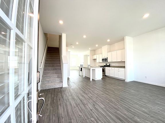4th image of 4270 Tifton Ln