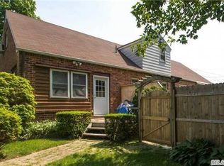 756 S Country Rd, East Patchogue, NY 11772