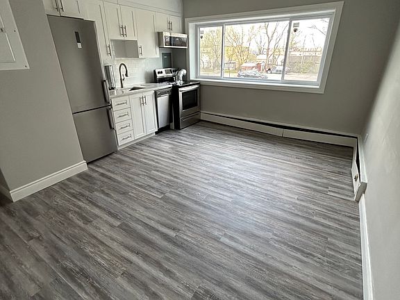 4th image of 385 Melvin Ave #205