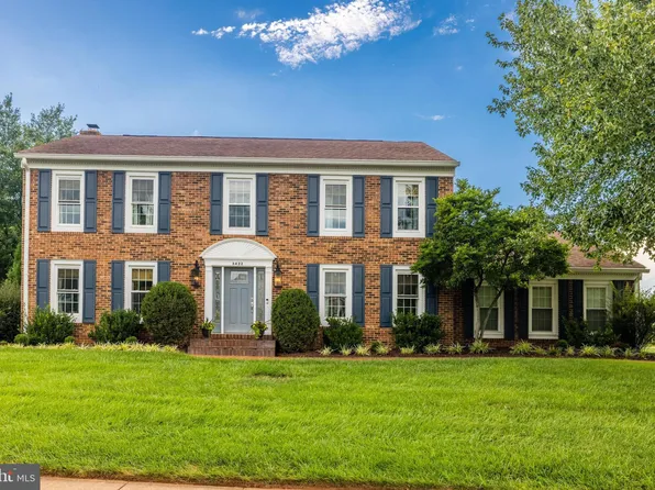 3422 Hidden Meadow Dr, Fairfax, VA 22033