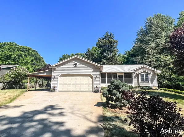 4411 Park St, Whitehall, MI 49461