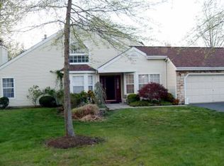 6 Allen Ct, Manalapan, NJ 07726