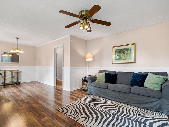 4th image of 200 Duke St