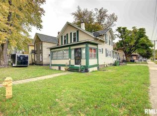 563 2nd Ave S, Clinton, IA 52732