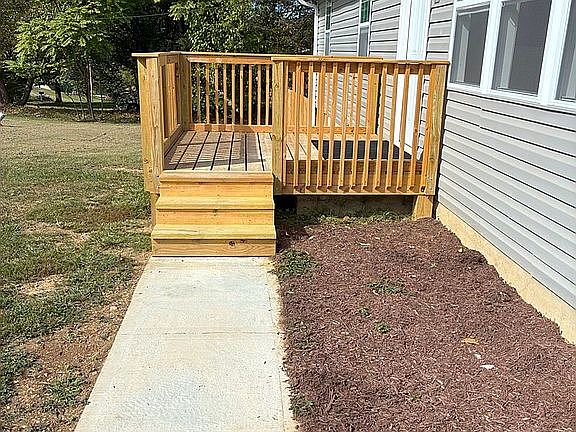 2nd image of 585 Hanshew Ln